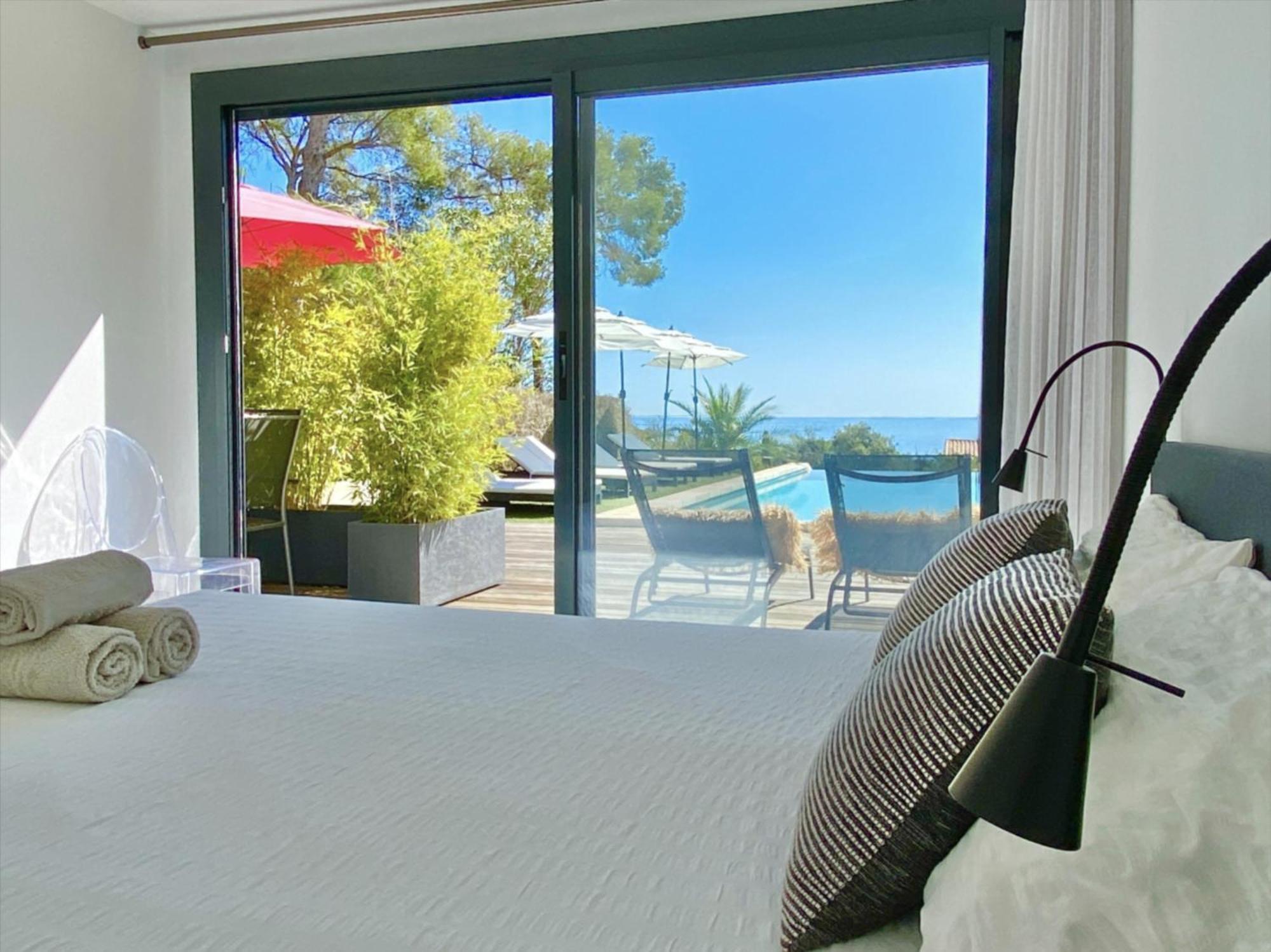 Villa Mediterranea เลอิสซ็องเบรอ ภายนอก รูปภาพ