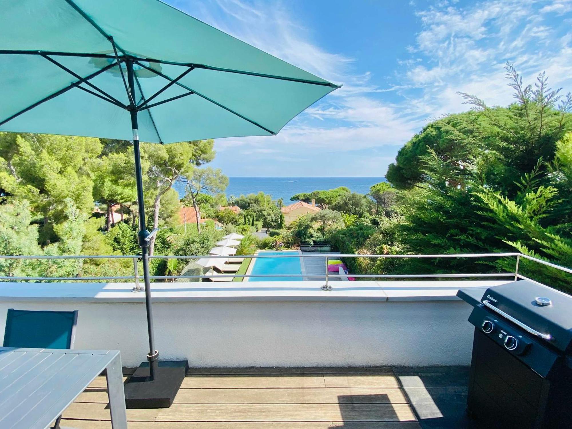 Villa Mediterranea เลอิสซ็องเบรอ ภายนอก รูปภาพ